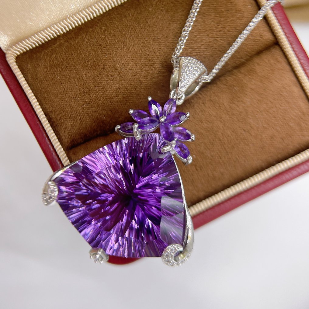 奢华53克拉紫水晶声明吊坠 – 吊坠 - 高度: 19 mm - 宽度: 34 mm- 20 g - (1) #2.1