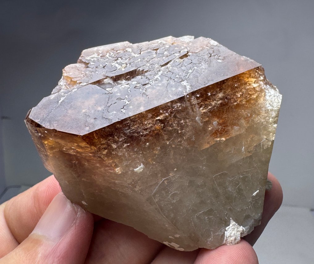 惊人的拓帕斯巨大 水晶 - 高度: 40 mm - 闊度: 67 mm- 234 g - (1) #1.0