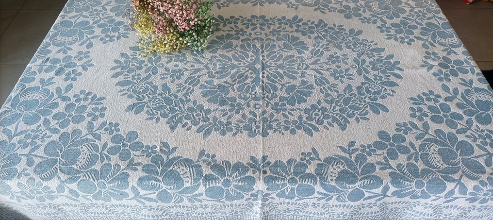 No reservation - Beautiful double-sided tablecloth or bedspread, of excellent quality, with a - Bedspread  - 192 cm - 142 cm #4.3