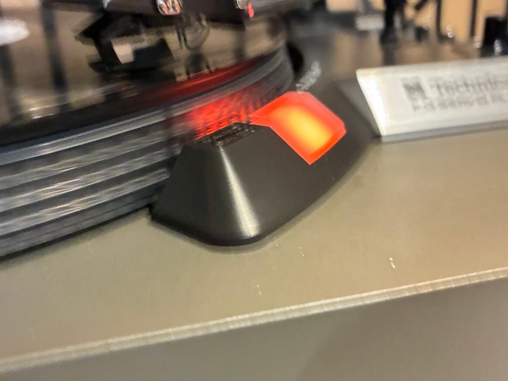 Technics - SL-23 - FG Servo - Semi-automatic Turntable #2.1