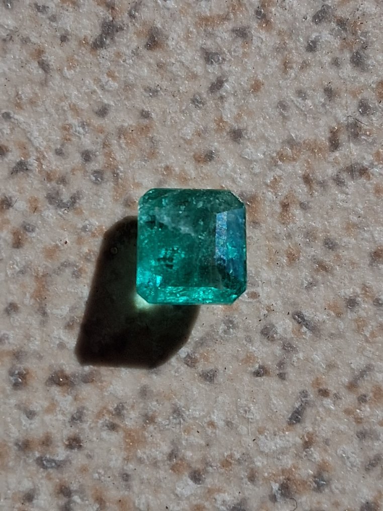 1 pcs  Green Emerald  - 1.01 ct - Instituto Gemólogico Español (IGE) #1.0