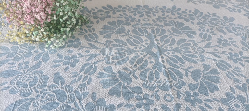 No reservation - Beautiful double-sided tablecloth or bedspread, of excellent quality, with a - Bedspread  - 192 cm - 142 cm #3.2