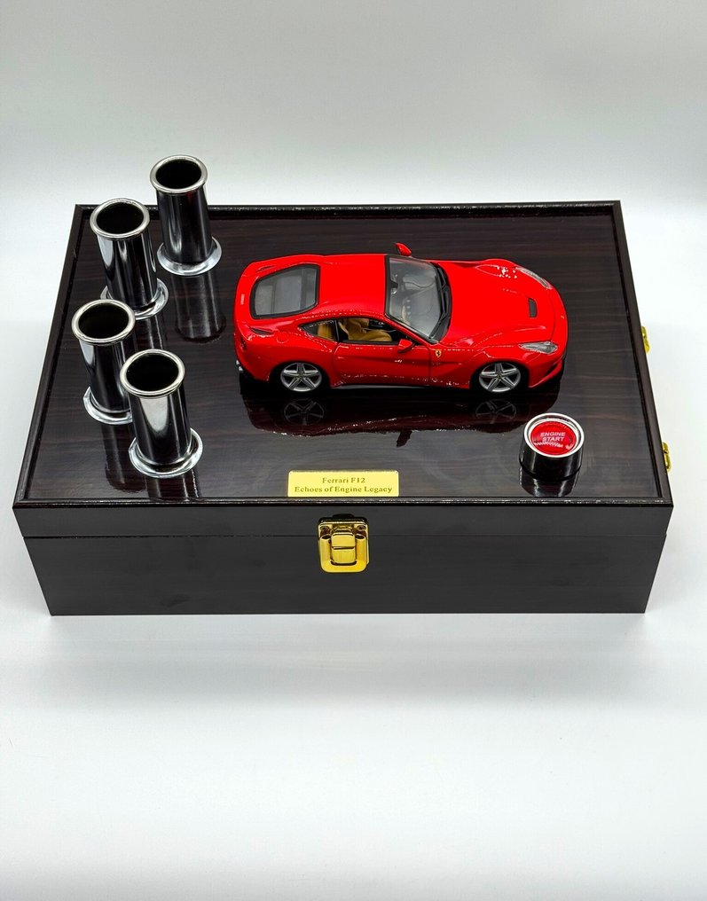 1:24 - Modelsportsvogn - Ferrari F12 Berlinetta Pure Sound – Professionally Recorded & Integrated into a Model Display - Begrænset Udgave – Autentiske 32-bit Ferrari F140FC 6.3L V12 optagelser – Individuelt nummereret #4.3