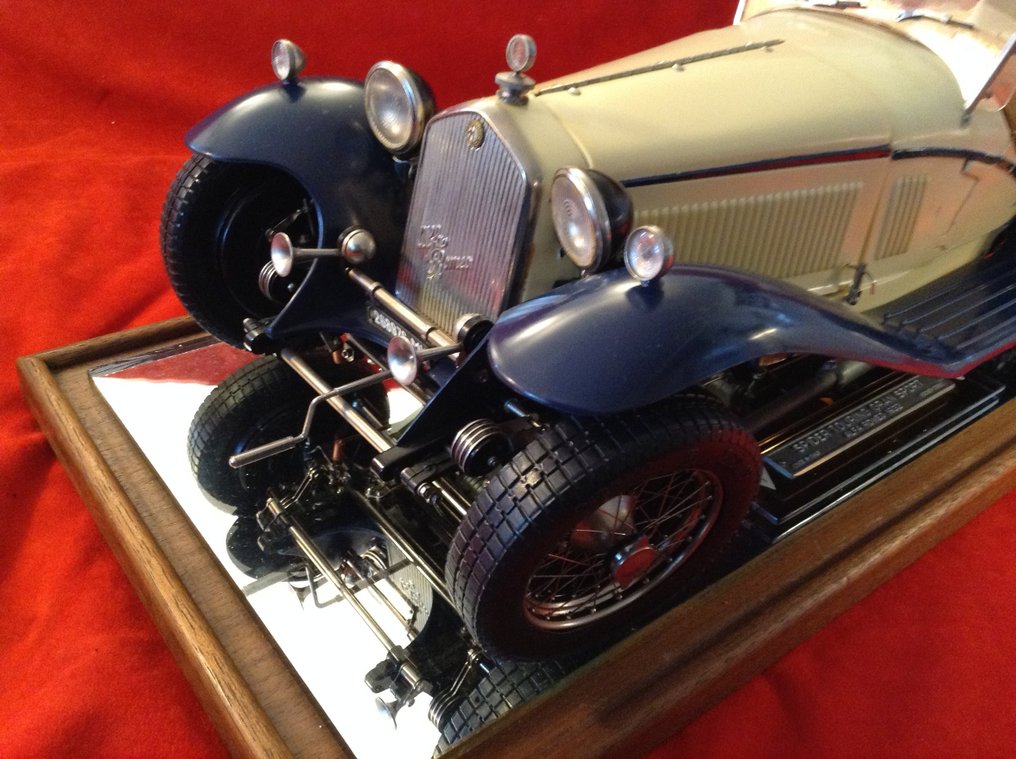 Pocher 1:8 - Model sports car - Alfa Romeo 8C 2300 Spider Touring Gran Sport 1932 - Factory built in factory base and case - complete - rare. #4.3