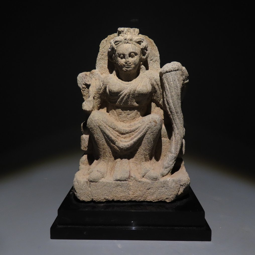 Gandhara Schiefer Harita, Göttin des Überflusses. 2. bis 5. Jahrhundert n. Chr. Höhe 15 cm. #1.0