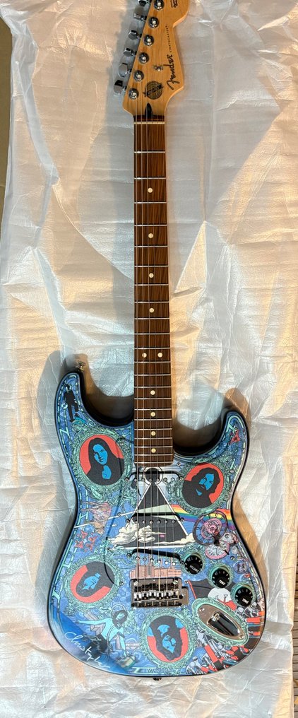 Fender - Limited Edition Pink Floyd Tribute Fender Stratocaster by Christopher Longé – Hand-Signed & Numbered - 4 - Fender Stratocaster #1.0