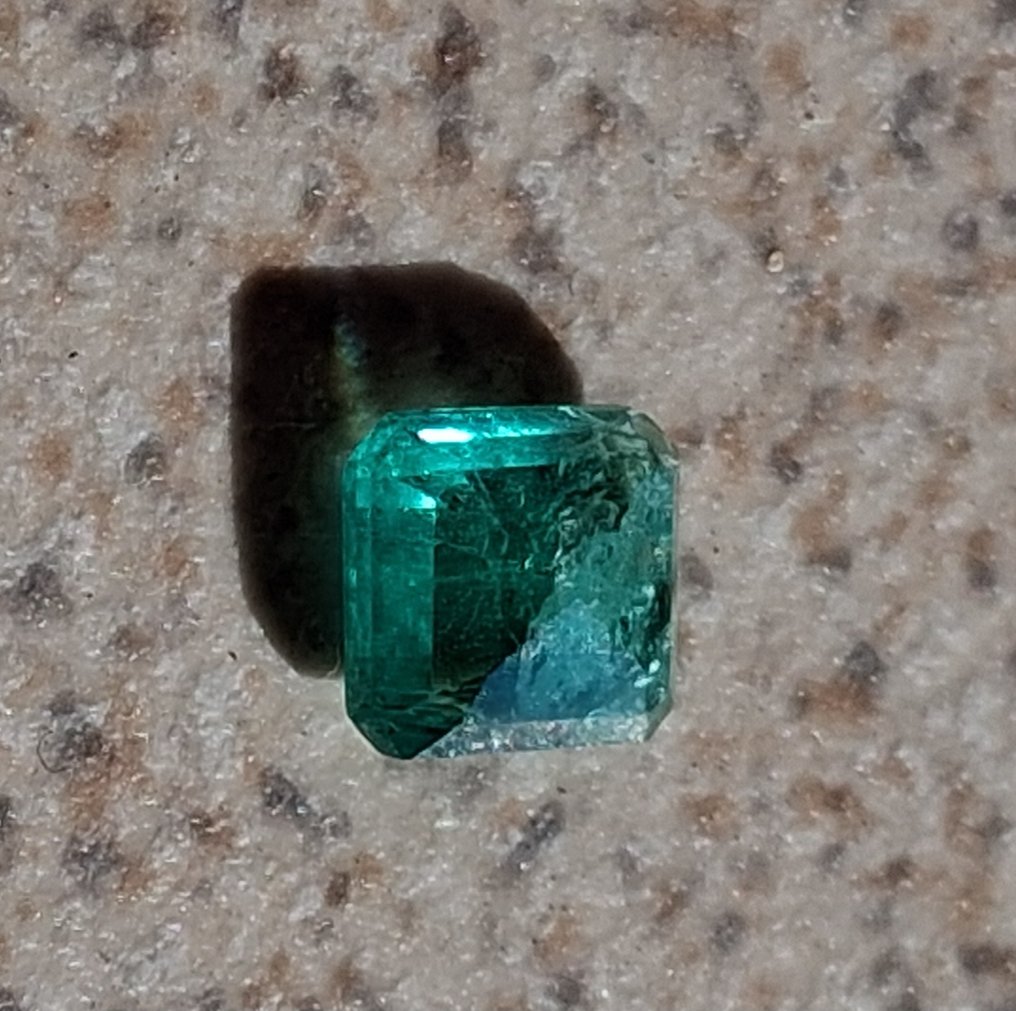 1 pcs  Green Emerald  - 1.01 ct - Instituto Gemólogico Español (IGE) #1.0