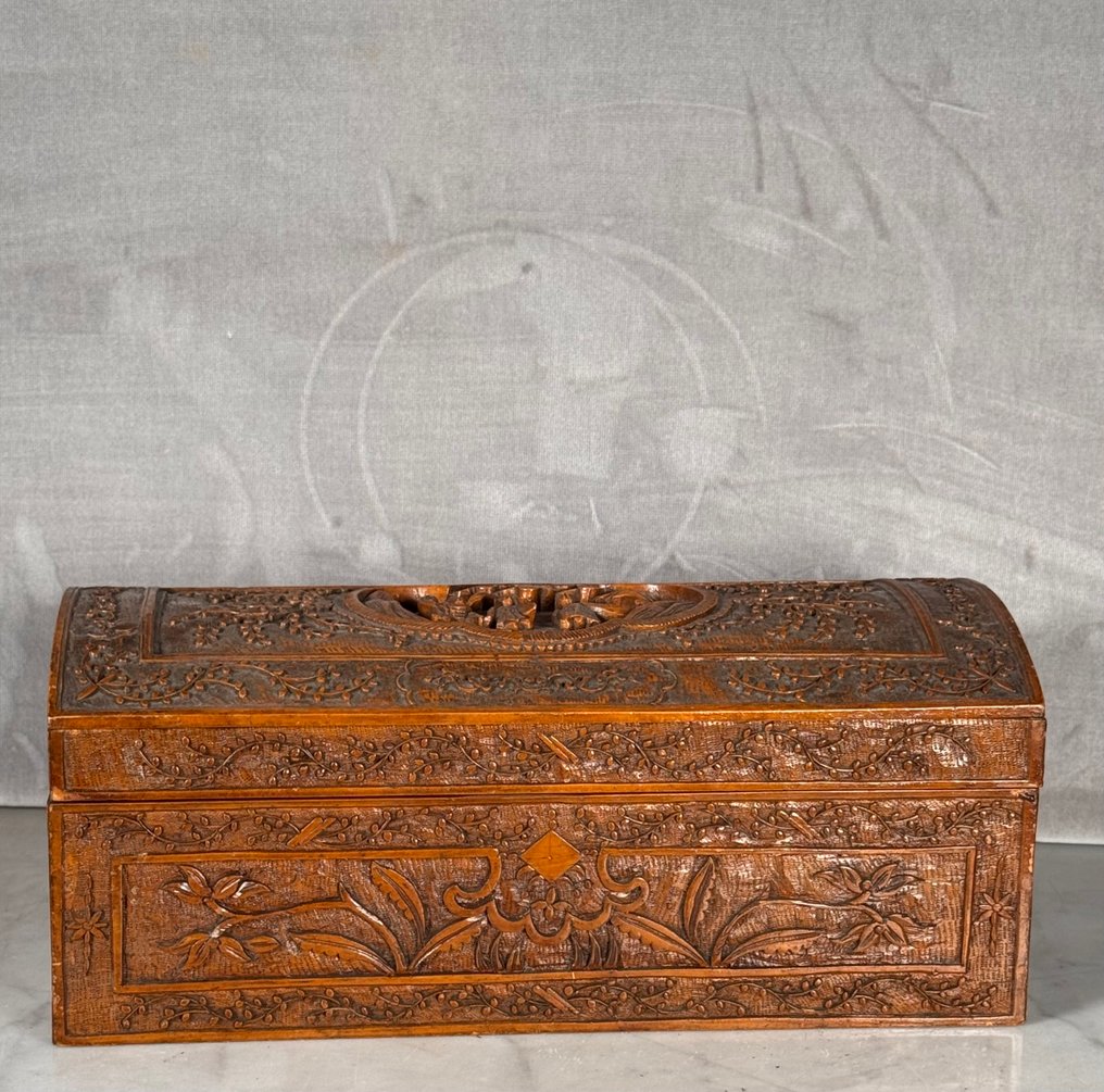 盒子 - 木 - 雕刻首饰盒 #1.0