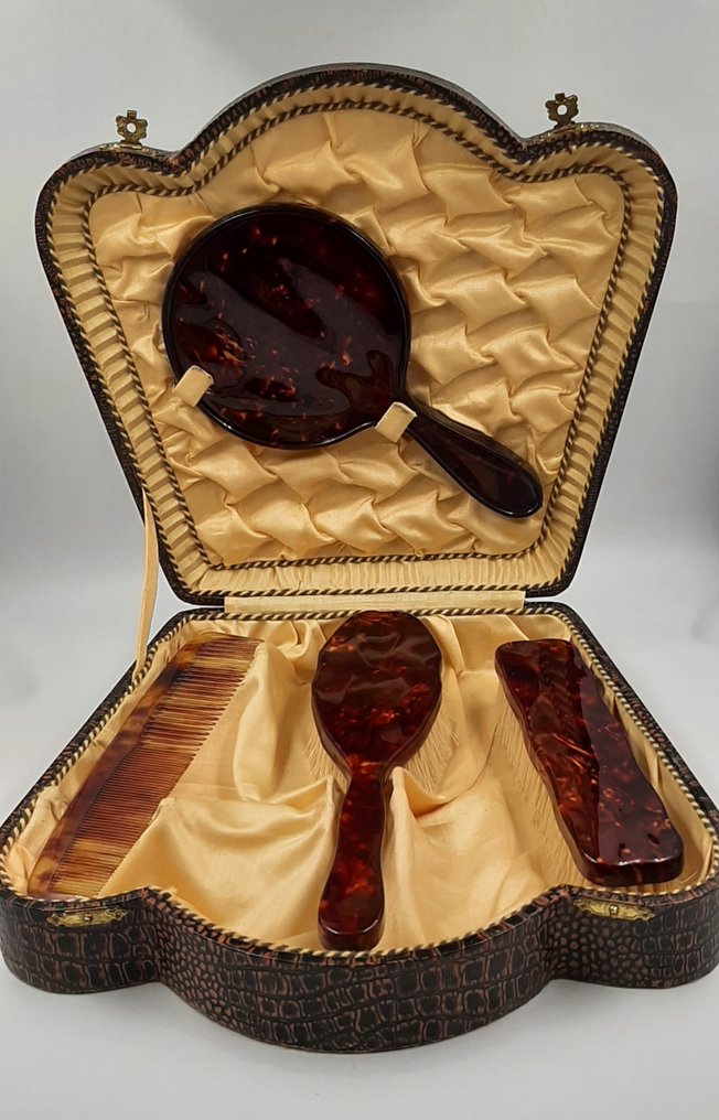 Art Deco Toilet set (4) - Galalite #1.0