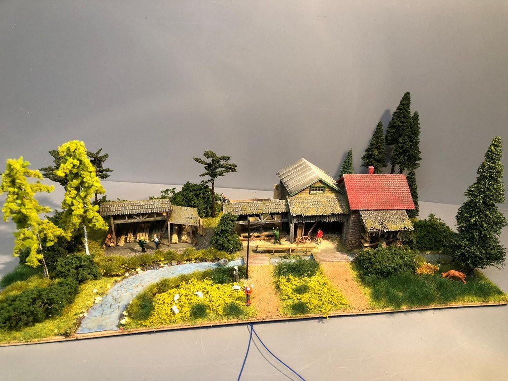 Faller, Kibri, Noch, Pola, Preiser, Viessmann H0 - Modelltog bygninger (1) - 50-20-10 cm plate er 2,5 mm landskapshoutbehandling, figurer, grønn, Geweatherd, malt. #1.0