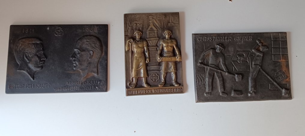 3个铜/金属纪念品,纪念前Huttenwerk、Friedrich和Alfred Krupp von Bohlen und - 匾 (3) - 青铜,金属 #2.1