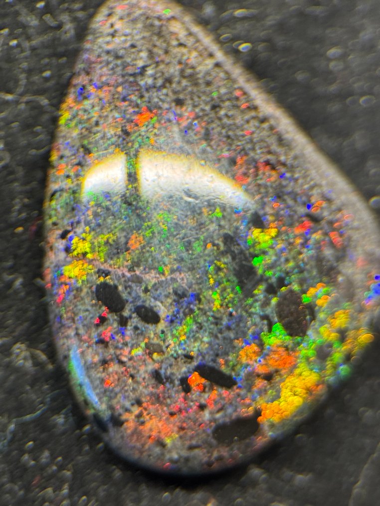 Opal Cabochon - Height: 2.8 cm - Width: 2 cm- 3.76 g - (1) #2.1