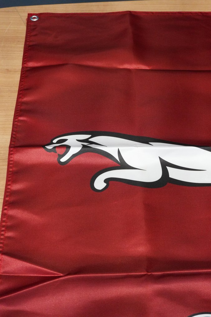 Drapeau - Jaguar - XL (120x75 cm) – Premium Satin Fabric #4.3