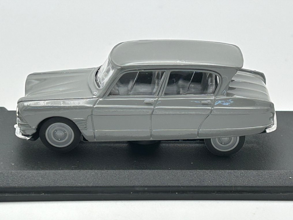 Eligor 1:43 - Model sedan - Citroen AMI6 Berline #2.1