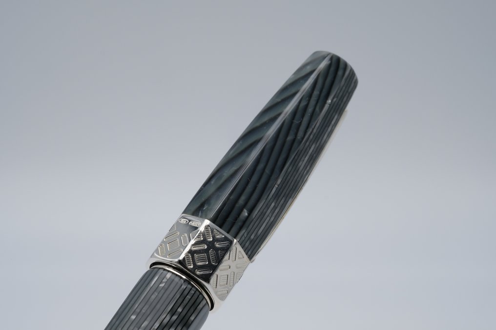 Montegrappa - Extra Otto - Celluloid ''Shiny Lines'' (ISE8T_CL) - Rollerpen #3.2