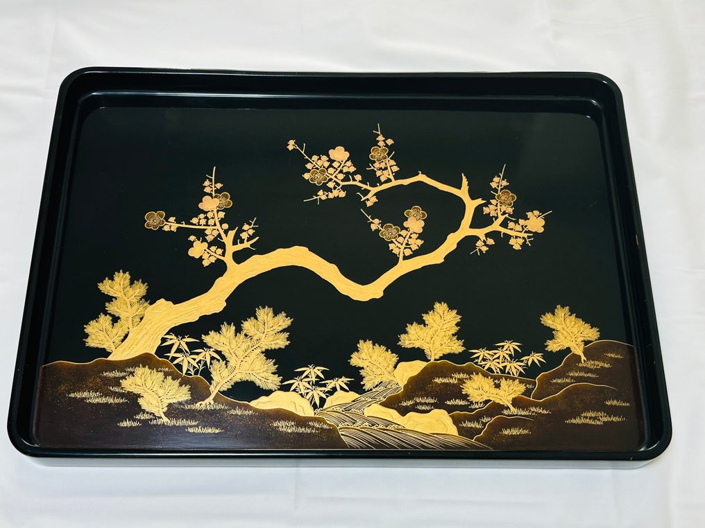 Plateau - Plateau en bois ancien extra-large (55 cm) conçu avec un magnifique taka maki-e doré représentant - Bois, Or - bambou/prune/fleur/pin #2.1