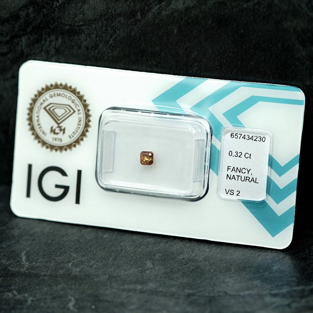 1 pcs Diamant (Colorat natural) - 0.32 ct - Pătrat - Fancy portocaliu Galben - VS2 - IGI (Institutul gemologic internațional) #3.2