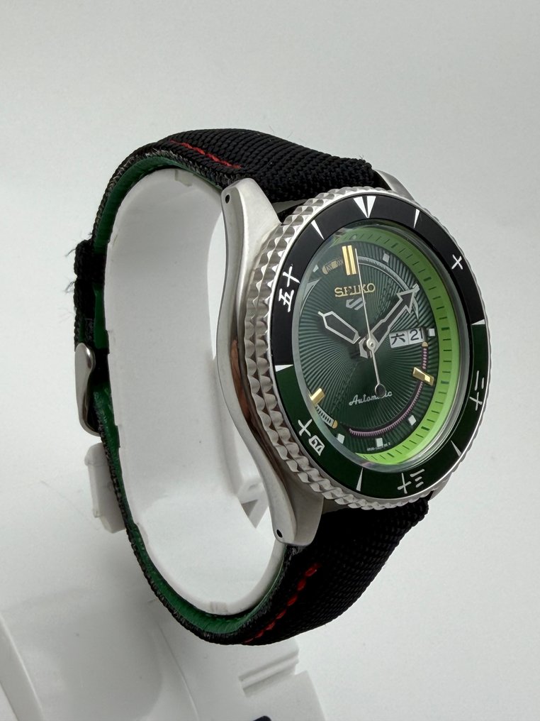 Seiko - Seiko 5 – Cal. 7009 – Custom Case with Rotating Bezel - Nincs minimálár - Férfi - 1980-1989  #3.2