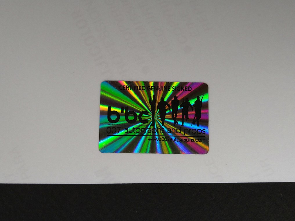 James Bond 007: The World is Not Enough - Denise Richards "Dr. Christmas Jones" - Signed photo with COA #3.2