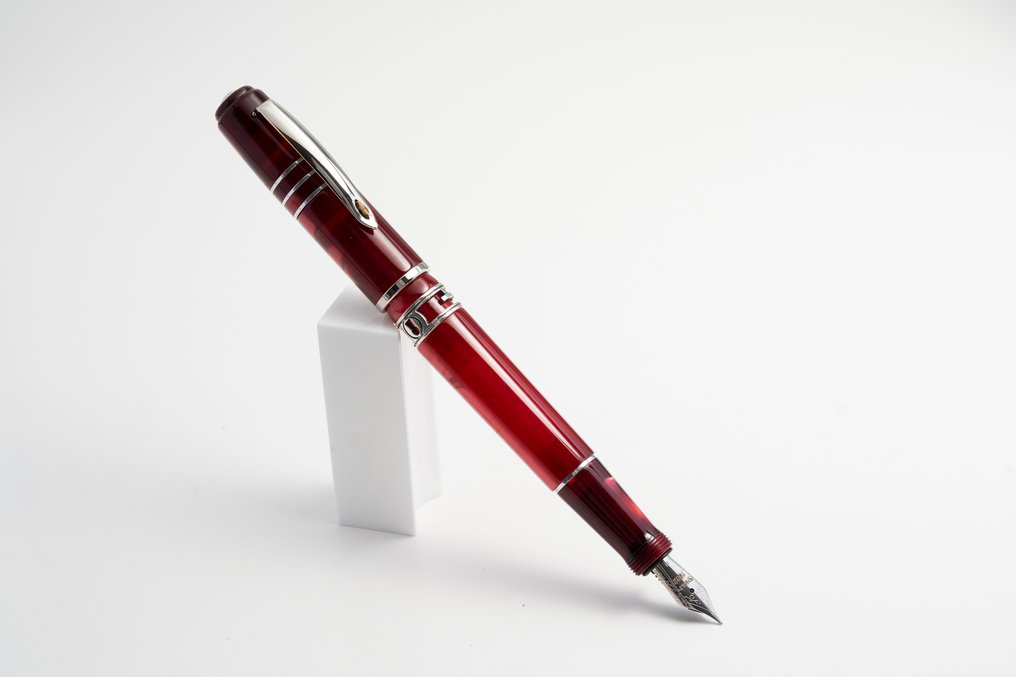 Marlen - The Key (to success) - Edizione Speciale in resina italiana rossa e argento - Fountain pen #1.0