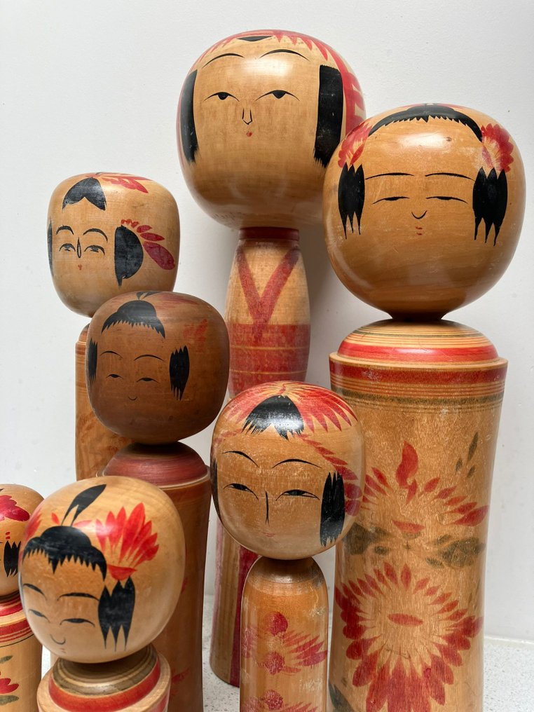 Une collection de poupées kokeshi vintage dans le style classique de Naruko de la région de Tohoku. - Bois - multiple artists - Japon - Période Shōwa (1926–1989) #2.1