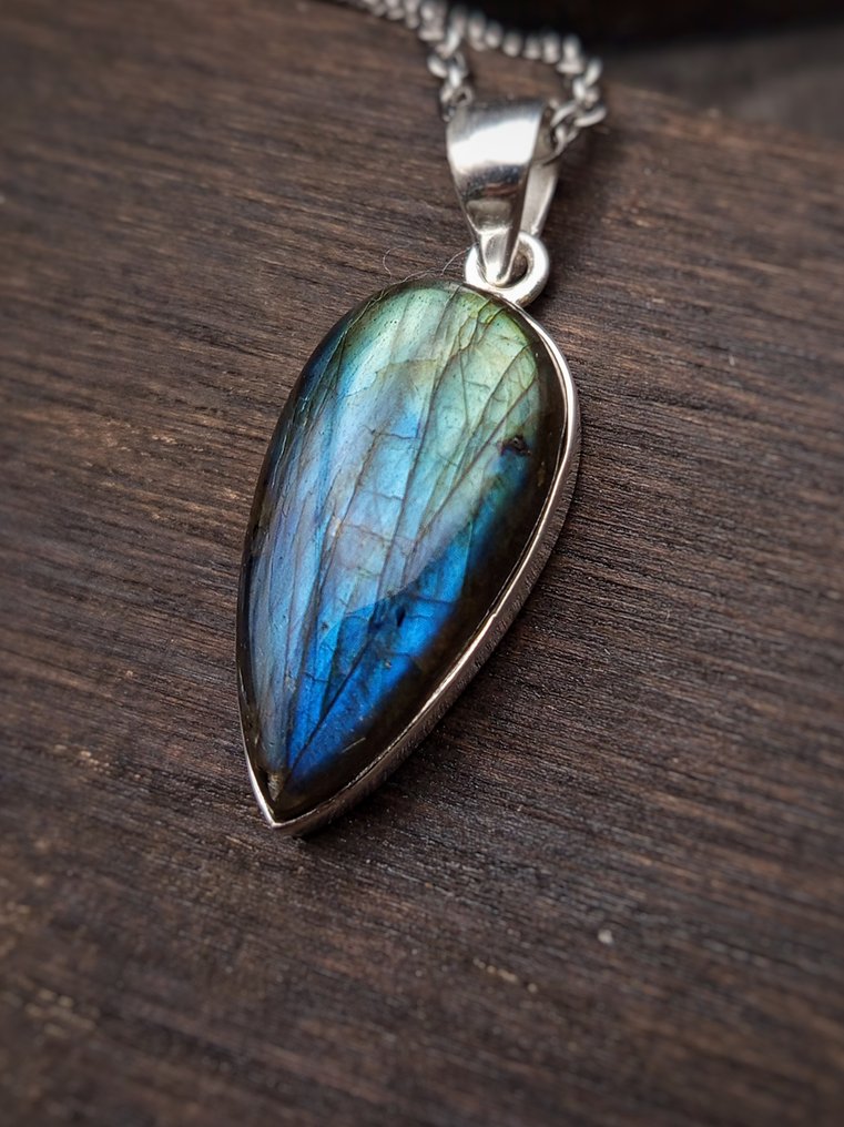 Gioiello in argento 925 con goccia in Labradorite blu top quality, pezzo unico - Altezza: 42 mm - Larghezza: 15 mm- 8.3 g - (1) #1.0