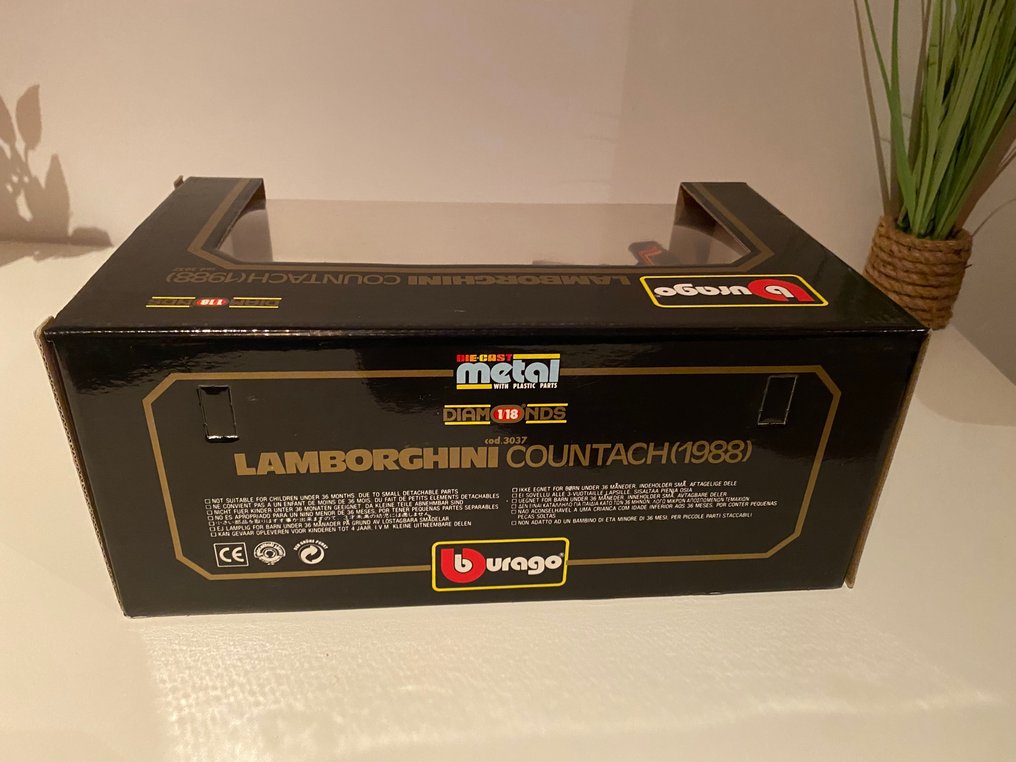 Bburago 1:18 - Model car - Lamborghini Countach (1988) #3.2