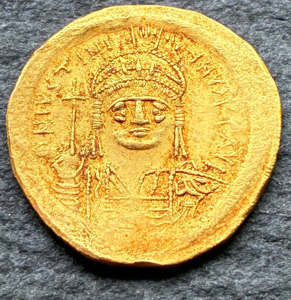 Byzantine Empire. Justinian I (AD 527-565). Solidus Constantinople mint, struck 545-565  (No reserve price) #1.0