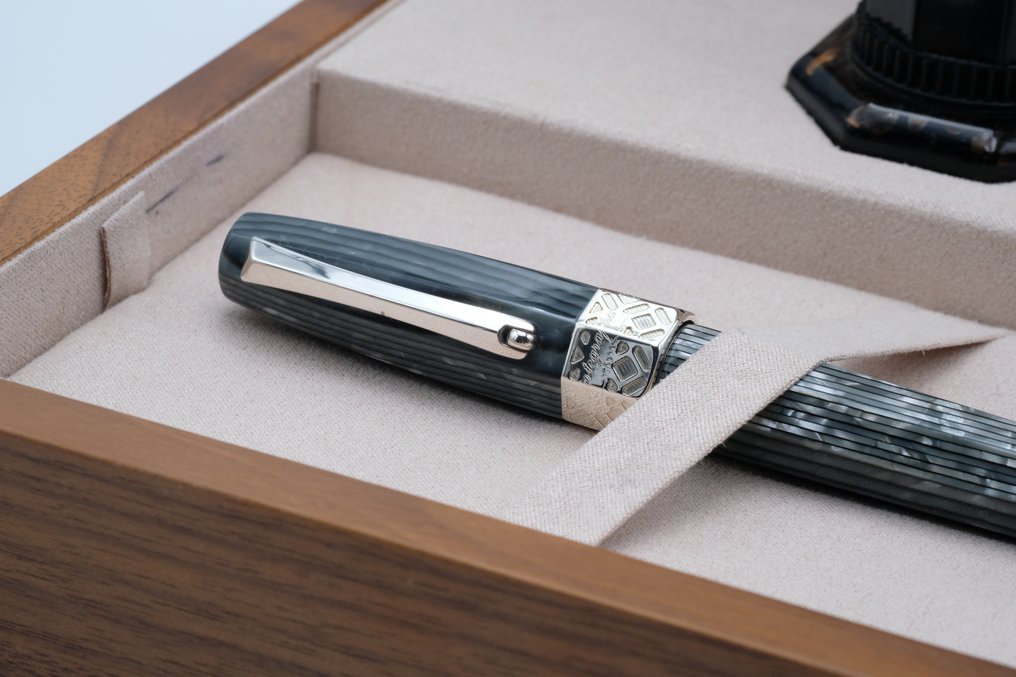 Montegrappa - Extra Otto - Celluloid ''Shiny Lines'' (ISE8T_CL) - Rollerpen #1.0