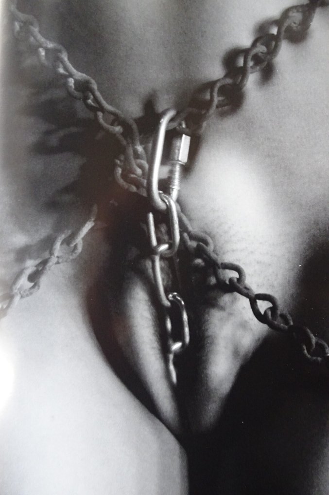 CHINA HAMILTON - The Cabinet Of The Dark Things ( Never Reprinted ) - Special Issue with original print - 180 pages, - 2005 #4.3