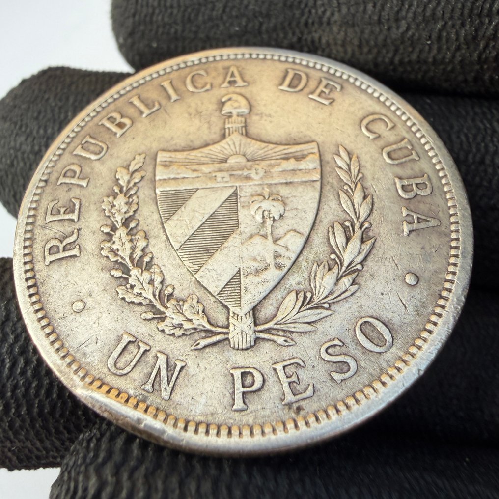 Caribbean Islands. Un Peso 1933  (No Reserve Price) #4.3