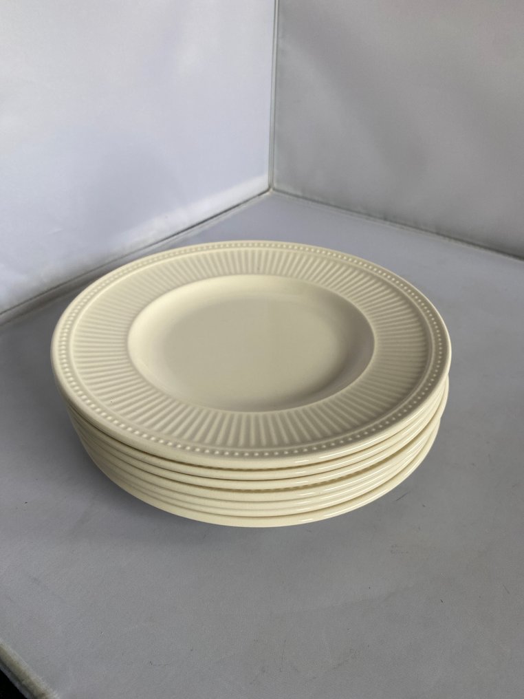 Wedgwood - Plate (7) - Windsor - Porcelain - With pearl edge #1.0