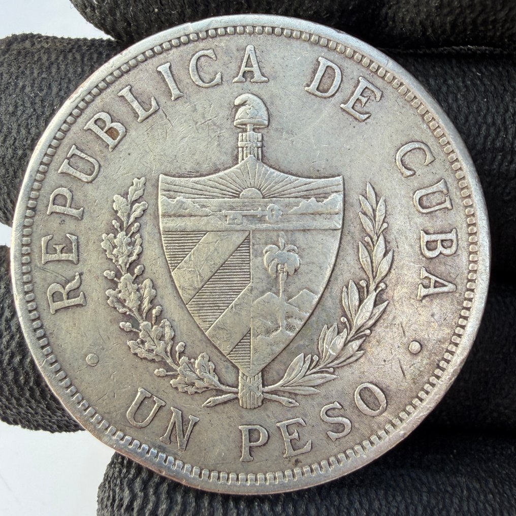 Caribbean Islands. Un Peso 1933  (No Reserve Price) #3.2