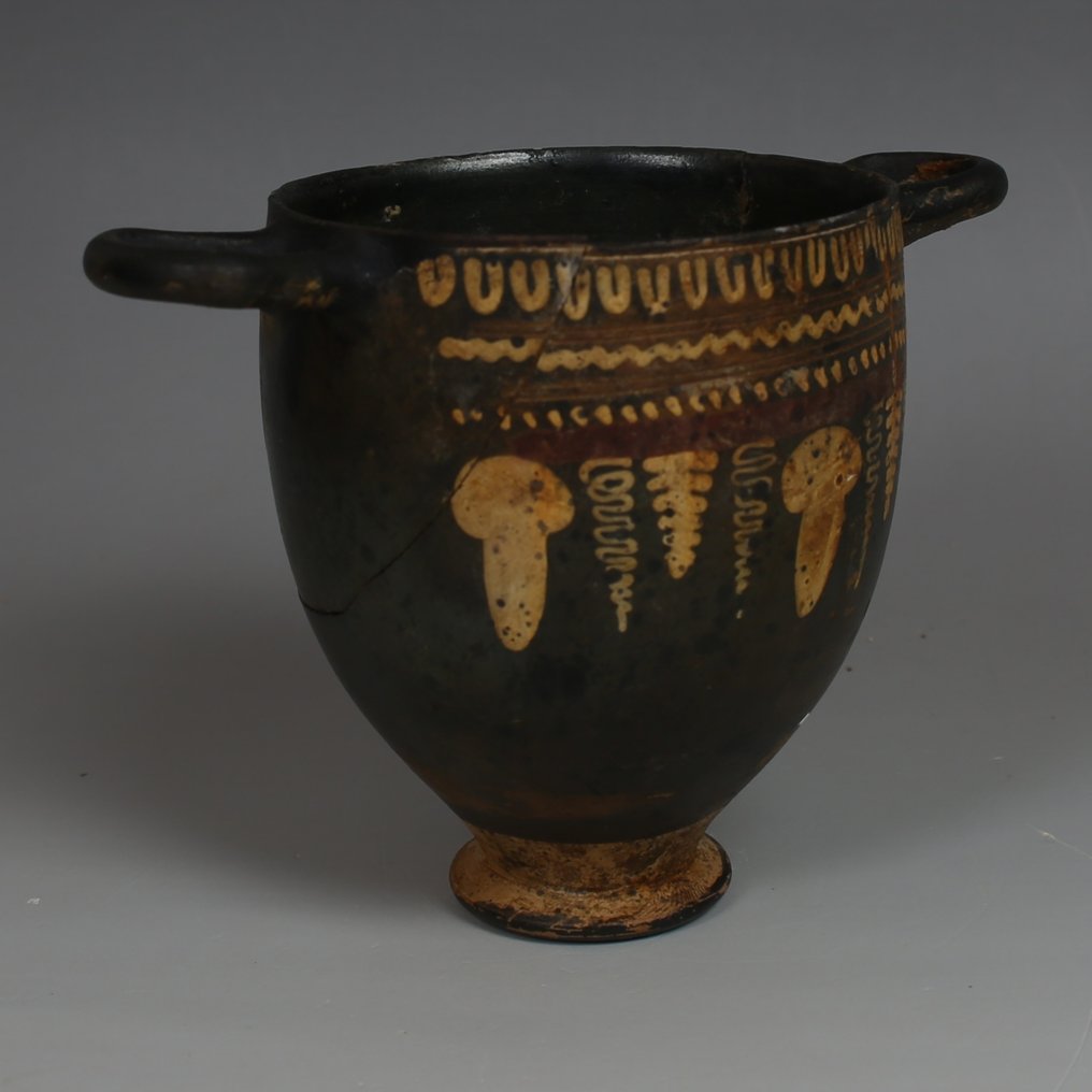 Ancient Greek Pottery Skyphos  (No Reserve Price) #2.1