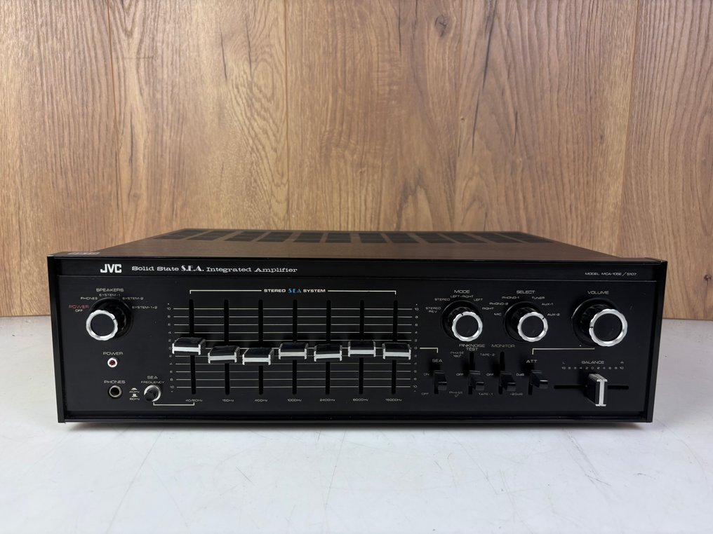 JVC - { Ενισχυτής στερεάς κατάστασης #1.0