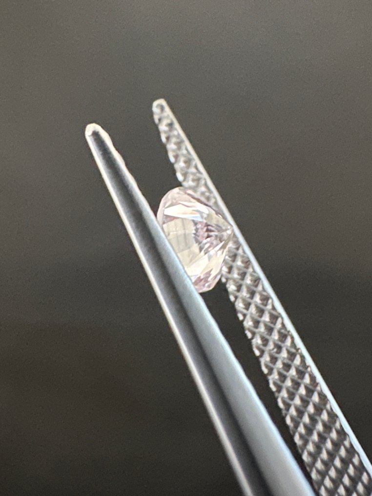 1 pcs Timantti  (Luonnonvärinen)  - 0.26 ct - Pyöreä - Fancy light Vaaleanpunainen - I1 - Kansainvälinen gemologinen instituutti (IGI) #2.1