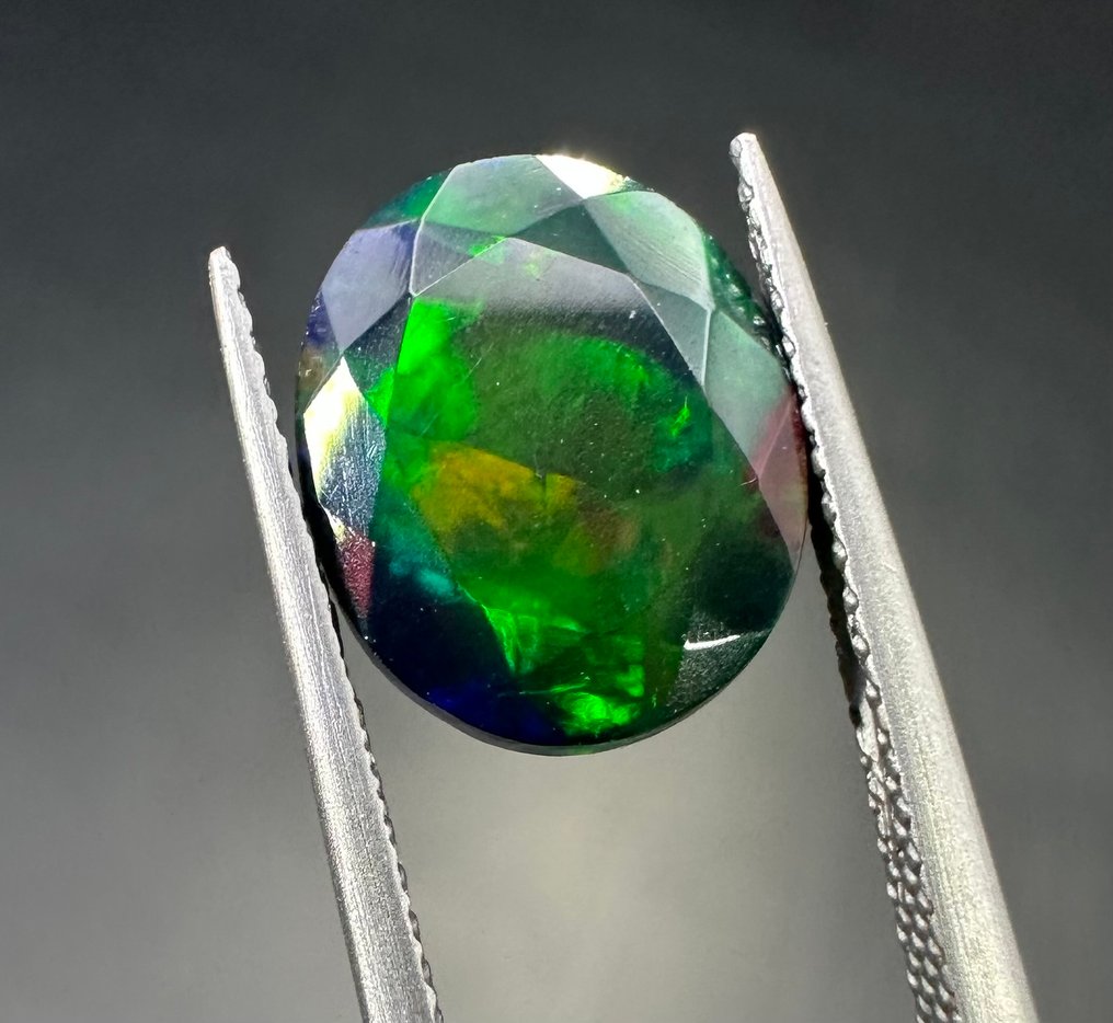 2.43ct Opal Polished- 0.48 g #3.2