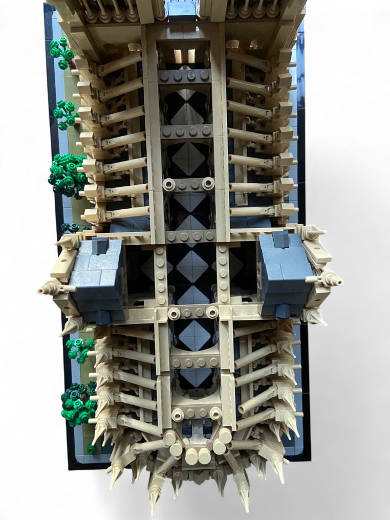 Lego Set - 21061 - Architecture - Notre-Dame de Paris #4.3