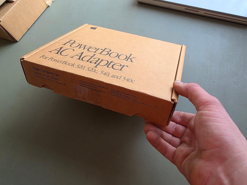 Apple PowerBook AC Adapter M1910Z/A – New Old Stock (Opened Box) – For PowerBook 520, 520c, 540 & - Macintosh - Στην αρχική του συσκευασία #1.0