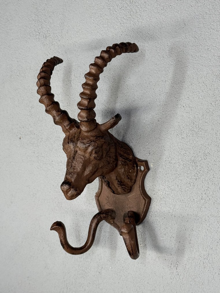 Decoratieve wandhaak in de vorm van een hertenkop - Coat rack - Cast iron #2.1