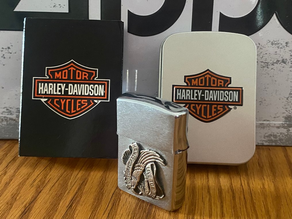 Zippo - HARLEY DAVIDSON MOTOR RELIEF - Ingen mindstepris - Lighter - Stål (rustfrit), Messing #1.0