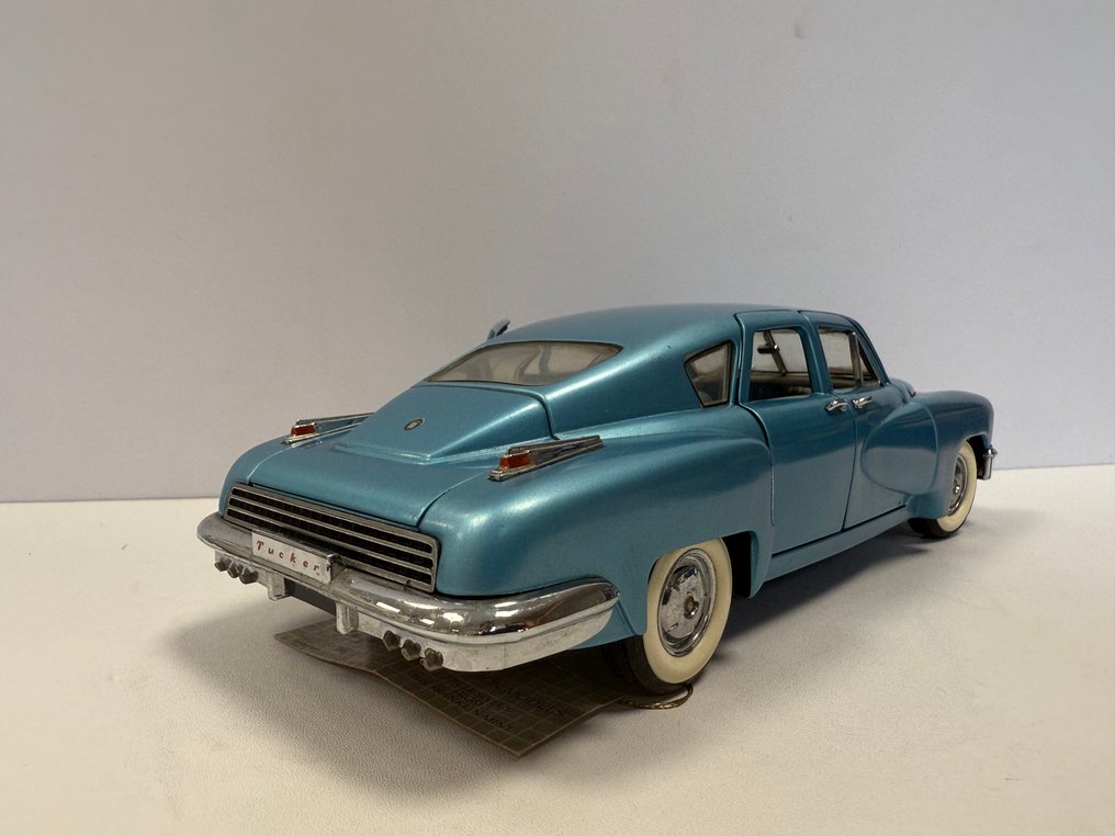 Franklin Mint 1:24 - Model car - 1948 Tucker Torpedo #3.2