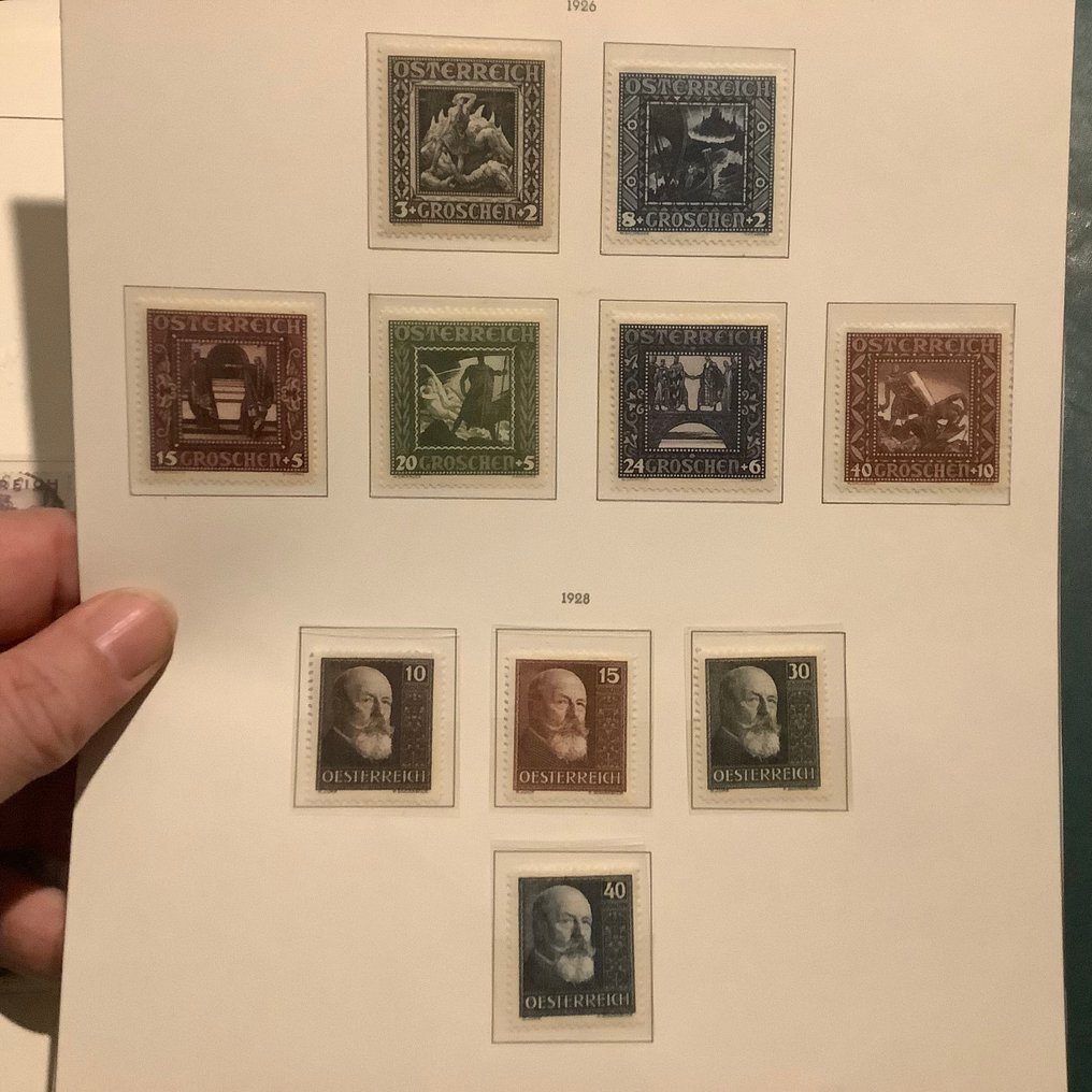 Austria 1925/1932 - Collection on album pages with crane bird, Carinthia, and poet. - Michel 447/517 en 524/543 #3.2