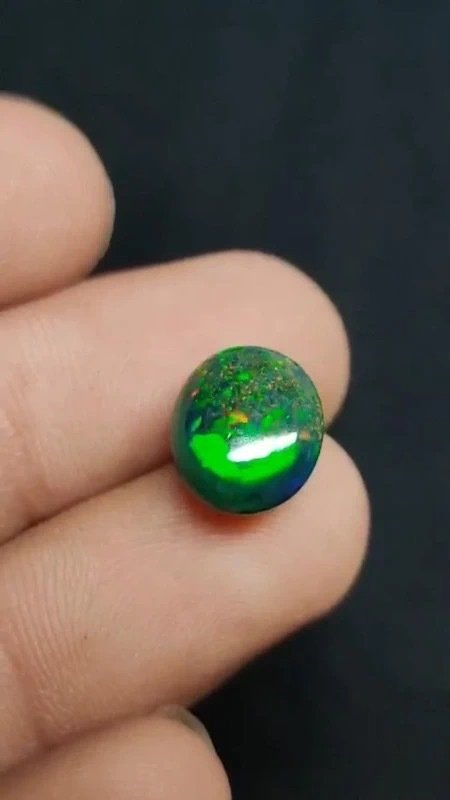 蛋白石 AAA+++ 天然黑欧泊 - 3.5克拉- 0.7 g #4.3