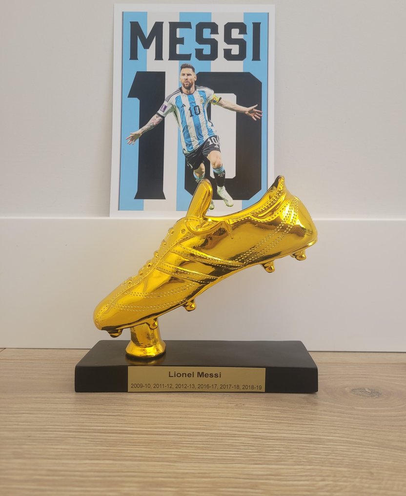 Leo Messi Golden Boot + Leo Messi Photograph #1.0