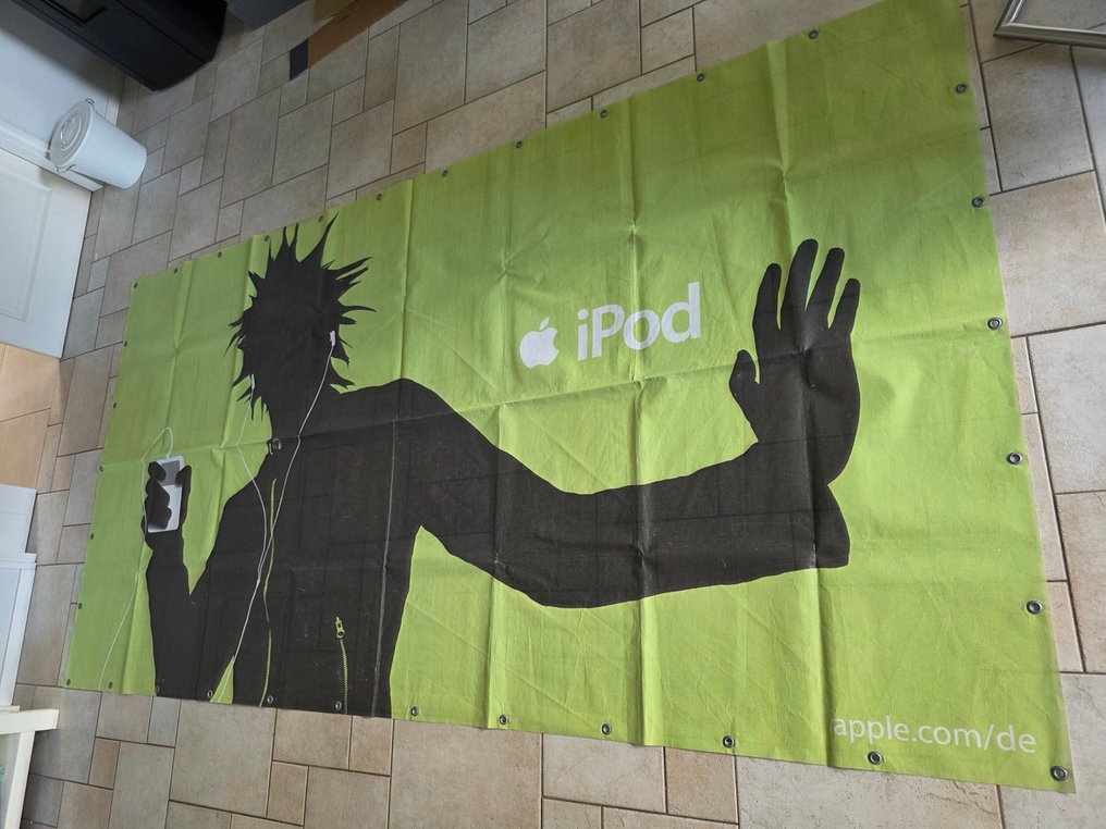 Rare Apple iPod Promotional Banner – Construction Fence – 175 × 330 cm - Macintosh #1.0
