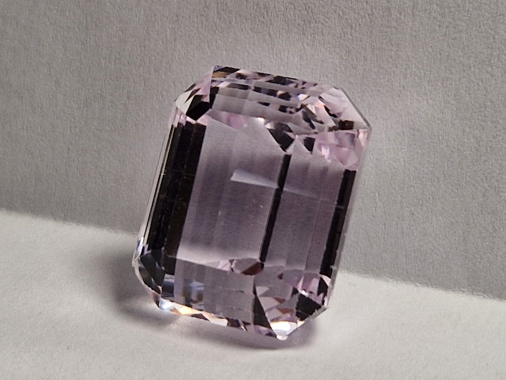 1 pcs  Rosa Kunzite Kunzite  - 45.90 ct - Antwerp Laboratory for Gemstone Testing (ALGT) #1.0
