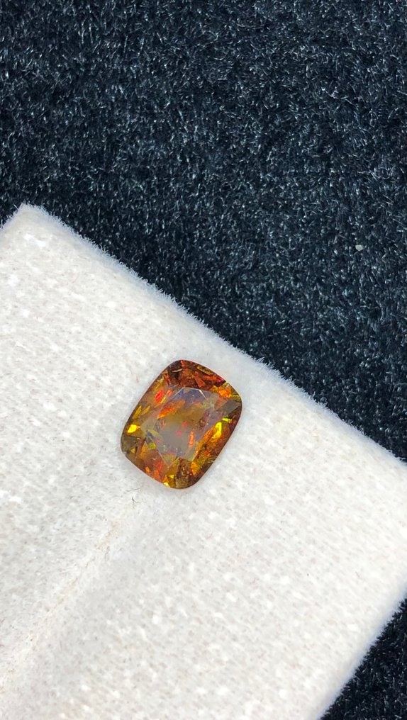 沒有保留價 - 1 pcs  黃色, 橙色 榍石  - 1.23 ct - 國際有色寶石協會 (ICA GemLab) #1.0