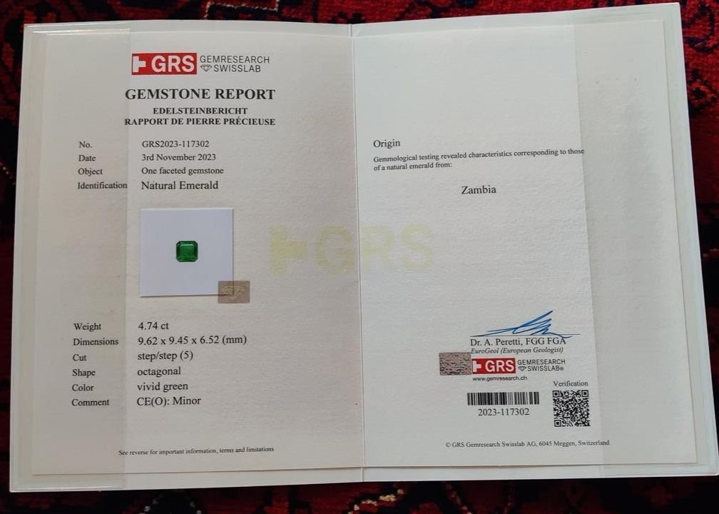 1 pcs  Πράσινο Σμαράγδι  - 4.74 ct - Gem research Swiss Lab (GRS) #1.0
