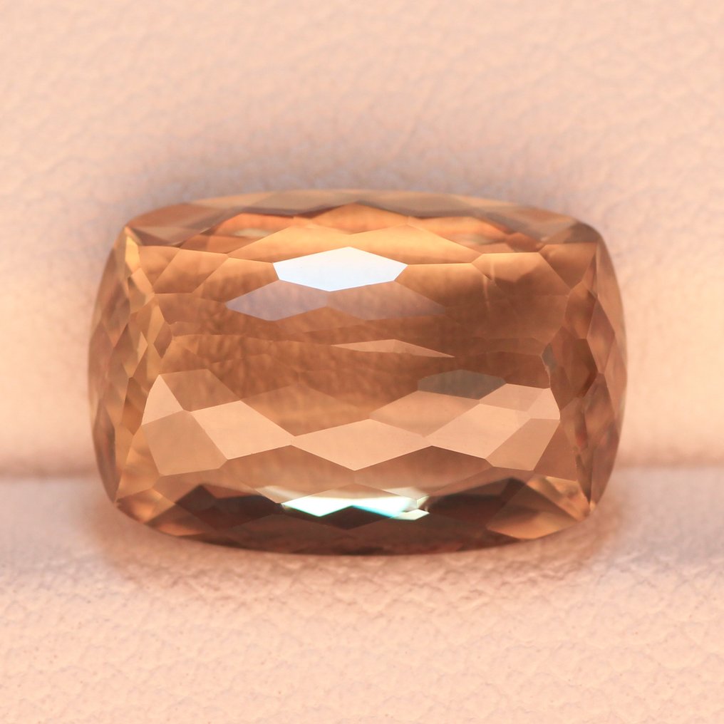 沒有保留價 - 1 pcs 綠色, 粉色, 橙色 水鋁石 - 5.55 ct - 國際有色寶石協會 (ICA GemLab) - 全彩 Chag Zultanite #4.3